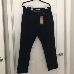 Levi’s Mid-Rise Classic Straight Jeans